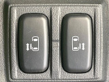 【両側パワースライドドア】スマートキーや運転席のスイッチで後席両側スライドドアの開閉が可能♪電動だから力を入れてドアを開ける必要が無く、小さなお子様でも簡単に開け閉めでき快適です♪