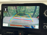 【バックカメラ】駐車時に後方がリアルタイム映像で確認できます。大型商業施設や立体駐車場での駐車時や、夜間のバック時に大活躍!運転スキルに関わらず、今や必須となった装備のひとつです!