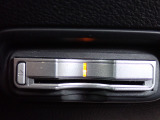 ■【ETC車載器】が装備されています。セットアップをしてお渡しとなり、ETCカードを差し込むだけで高速道路の利用が可能です。