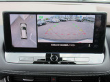 車の真上から見下ろしたような360度視界の良い『アラウンドビューモニター』です♪♪ 苦手な狭い駐車場、暗い所でも確認ができてとっても安心です♪♪