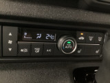 オートエアコンはこまめに温度調節するので、燃料の消費量をより少なくできます。シートヒーター付きなので寒い日も快適です。