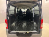 3名乗車タイプは後席が無い分荷室が広く使っていただけます