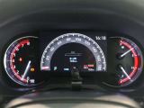 とっても見やすいメーターです。夜間時はラグジュアリーな気分にさせてくれる照明が魅力ですので、夜のドライブも楽しみになりますよ♪