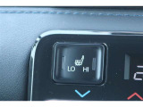 運転席と助手席にシートヒーターが付いています。