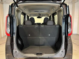 ラゲッジルームも十分あります♪日常の荷物なら楽に積み込めます☆