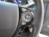 Hondaセンシングの機能のひとつ、アダプティブクルーズコントロール付!アクセルから足を離しても設定したスピードと前車との車間を保ち走行してくれます!車線維持もアシスト☆高速道路で疲労軽減ですね☆