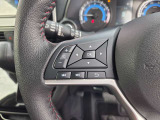 ハンドルにもスイッチが付いておりオーディオの操作やメーター内のディスプレイ操作が可能です!!