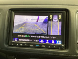 リバースギアに入れるだけで後方の表示へ切り替わります。夜間や雨の日の駐車も楽になりますよ。