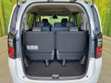 普段のお買い物や通勤、送迎等に十分な荷室スペースを確保しております。セカンドシートを倒すと、大きな荷物の積載も可能です♪