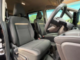 運転席シート廻りは使用感も少なく、良好な状態となっています。前オーナー様が丁寧に使っていたことがよくわかりますね。