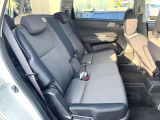 後部座席も気になるようなキズ・汚れやへたり等、大きなダメージはなく、良好な状態です。