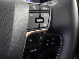 レーダークルーズコントロール(全車速追従機能付)付きです。車速に応じて追従支援してくれるので、ロングドライブも快適です。詳細は販売店スタッフまでおたずねください。