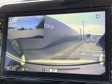 ドライブレコーダーの映像。ナビのモニターに前後の映像を映し出せます