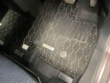 純正フロアマット