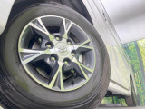 【純正アルミホイール】外観にマッチした純正アルミホイールを装着しております。各種社外アルミホイールや、スタッドレスタイヤも取扱いしております。是非ご相談ください♪