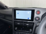 ディスプレイオーディオを装備。スマホとクルマをつなぐことで、これまでのナビに加えて、いろんなサービスが楽しめます。