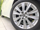 【純正18インチアルミホイール】外観にマッチした純正アルミホイールを装着しております。各種社外アルミホイールや、スタッドレスタイヤも取扱いしております。是非ご相談ください♪
