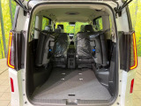 普段のお買い物や通勤、送迎等に十分な荷室スペースを確保しております。セカンドシートを倒すと、大きな荷物の積載も可能です♪