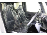 厚みがあって、座り心地のいいシート。運転席も助手席もリラックスしてゆったりと座れます。
