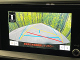 【バックカメラ】駐車時に後方がリアルタイム映像で確認できます。大型商業施設や立体駐車場での駐車時や、夜間のバック時に大活躍!運転スキルに関わらず、今や必須となった装備のひとつです!