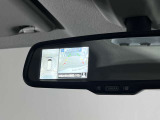 バックミラーにアラウンドビューモニターの表示も可能です!