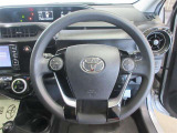 ステアリングから手を離さず、運転に集中したままオーディオ等の操作ができます。