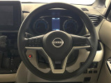 ステアリングも使用感が少なく、きれいな状態となっております♪