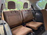 3列目シートはもちろん状態良好☆大人でもゆったりと座って頂けますので、大人数でのお出かけもラクラクです♪ご家族で、気の知れた仲間で、ドライブに行くのが楽しみですね♪