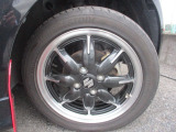 アルミホイールを装備しております。