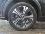 純正アルミホイール付き!足元もかっこよくきまっています☆