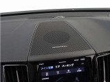 【harman/kardon】世界のオーディオファン垂涎のプレミアムサウンドシステムを搭載。原音に近い音場空間を忠実に再現。乗る人すべてに最良の音響体験を提供します。