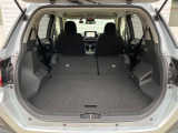 後席を格納すると、これだけの広さが!シーンに合わせたシートアレンジで、大きな荷物も積むことが出来ます♪