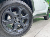 【純正18インチアルミホイール】外観にマッチした純正アルミホイールを装着しております。各種社外アルミホイールや、スタッドレスタイヤも取扱いしております。是非ご相談ください♪