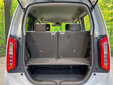 普段のお買い物や通勤、送迎等に十分な荷室スペースを確保しております。セカンドシートを倒すと、大きな荷物の積載も可能です♪