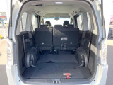 後席を格納すると、これだけの広さが!シーンに合わせたシートアレンジで、大きな荷物も積むことが出来ます♪