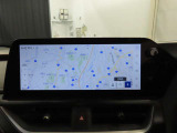 とても鮮明なモニターでルート案内も視覚ではっきりと確認していただけます。また、地図更新がご納車してから2年間無料となっております。