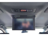後席モニター付き!これならTV・DVD見ながらお出かけ出来て飽きませんね!