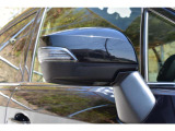 オートリトラクタブル機能付き電動格納ウィンカーミラーでございます♪ ミラーカバーもボディ同色に変更されており、統一感がございます♪