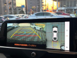【パノラミックビューモニター】専用のカメラにより、上から見下ろしたような視点で360度クルマの周囲を確認することができます☆死角部分も確認しやすく、狭い場所での切り返しや駐車もスムーズに行えます。