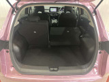 後部座席は6:4分割して倒せます。荷物の大きさに合わせてシートアレンジが可能★ゴルフバックもラクラク積めます★