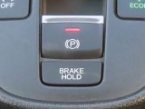 【電子制御パーキングブレーキとオートブレーキホールド】ワンタッチで操作できるので、力をいれずにブレーキがかけられるので便利です。