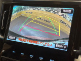 【バックカメラ】駐車時に後方がリアルタイム映像で確認できます。大型商業施設や立体駐車場での駐車時や、夜間のバック時に大活躍!