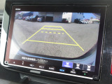 バックをするとき自動でリアの様子が映る『リアカメラ』付き!ナビ画面で確認しながらバックができますから安心ですね。でも、目視も大切ですよ!安全第一でお願いします!