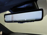 デジタルインナーミラーを装備しております。