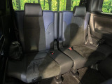 3列目シートはもちろん状態良好☆大人でもゆったりと座って頂けますので、大人数でのお出かけもラクラクです♪ご家族で、気の知れた仲間で、ドライブに行くのが楽しみですね♪
