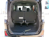 ラゲッジスペースは十分な広さを確保しています。日常のお買い物にも大活躍!積み下ろしも楽々ですよ。