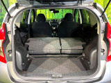 普段のお買い物や通勤、送迎等に十分な荷室スペースを確保しております。セカンドシートを倒すと、大きな荷物の積載も可能です♪