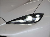 【LEDヘッドライト】省電力で長寿命の明るく運転しやすいLEDヘッドランプです。明るく照らすので暗い夜道からお客様を守ってくれます。お近くの広島マツダまでお越しください。