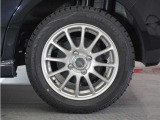 ◆純正アルミホイール装着車です!これで足元まわりもおしゃれにきまります!