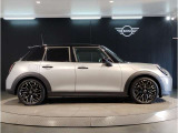 【MINI認定中古車】MINIのご購入はぜひMINI正規ディーラーで!メーカー基準の納車前点検整備を全車実施。規定整備を実施された車両にのみ付帯出来る全国保証。